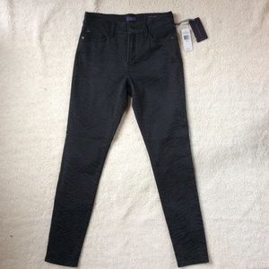 NYJD Super Skinny Lift Tuck technology size 4 NWT.